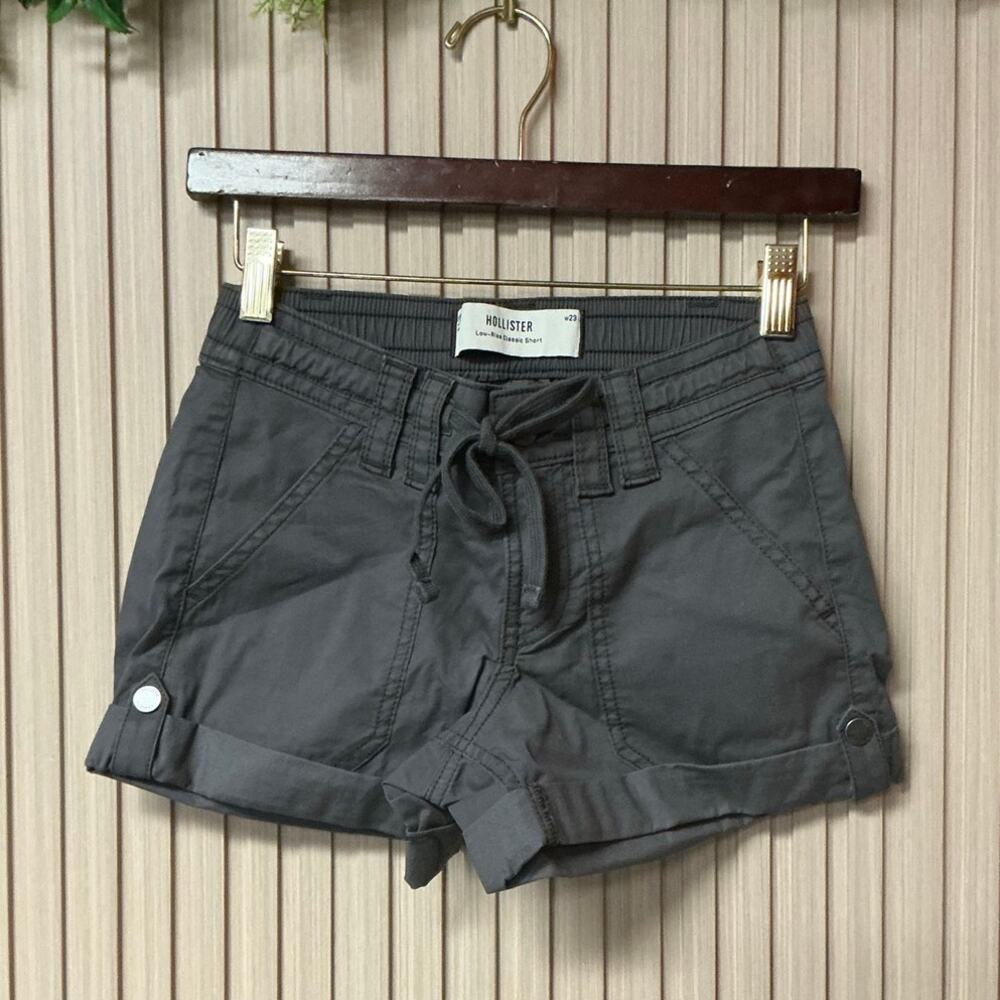 Hollister Low-Rise Classic Shorts Women's W23 Gray